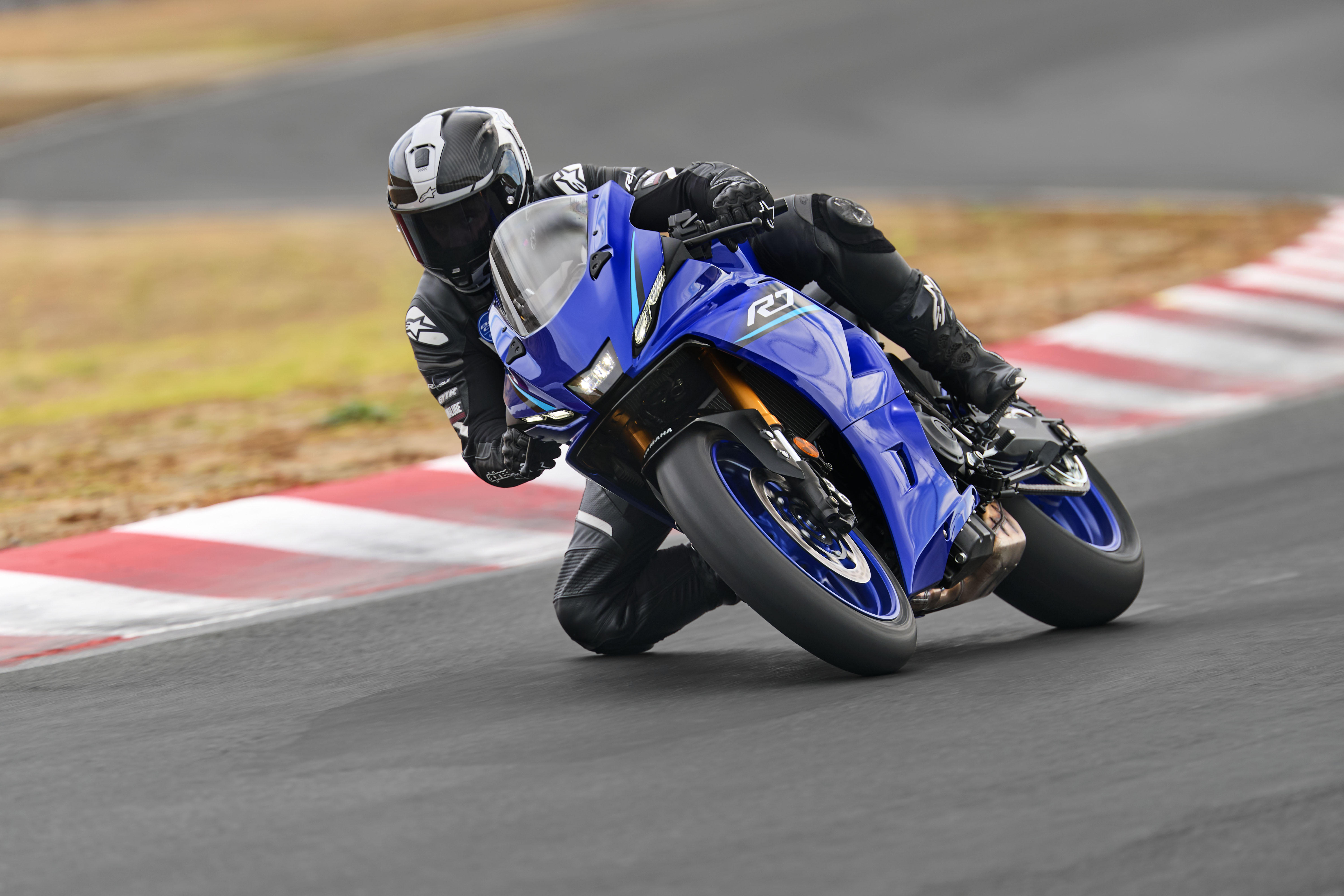 04 NEW YAMAHA R7