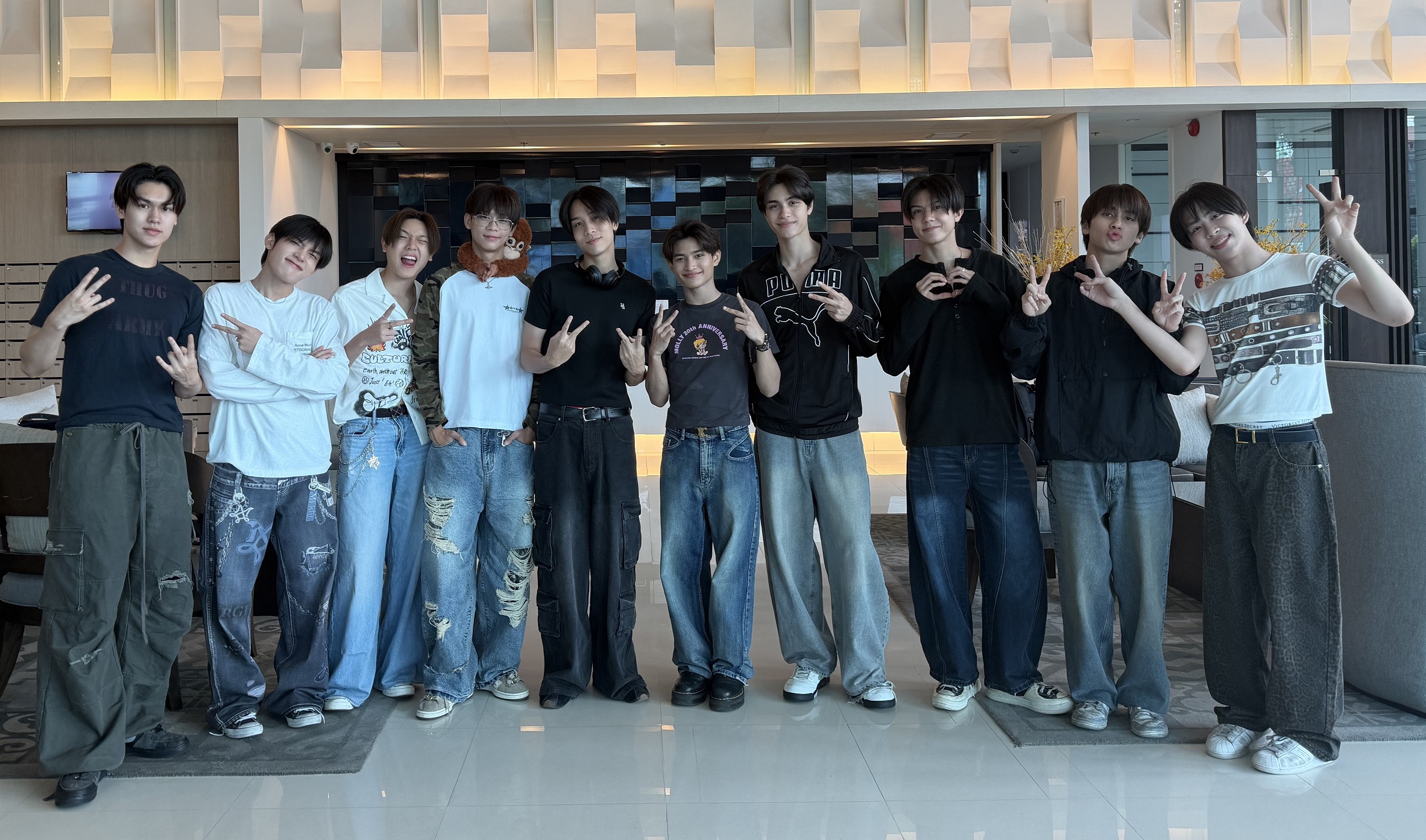 โรงแรมแคนทารี โคราช ต้อนรับ วง DICE บอยแบนด์ดาวรุ่งแห่งวงการ T-Pop