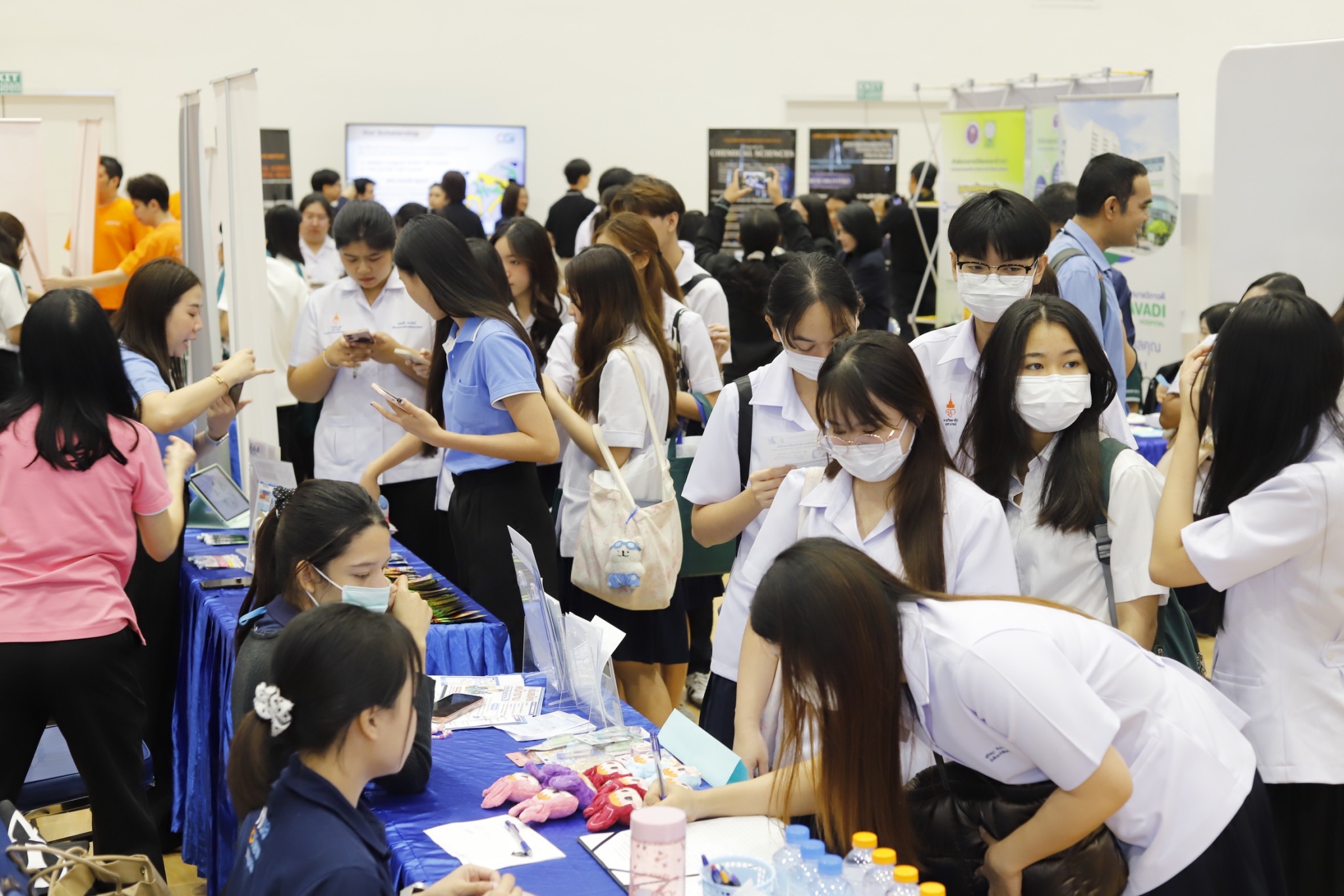 38889BB1 5B05 4E04 ADCF 7B8DFE2BFE43