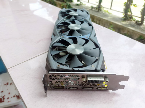 6960323576cc7ee18.jpg