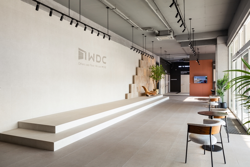 WDC Showroom CMI 08