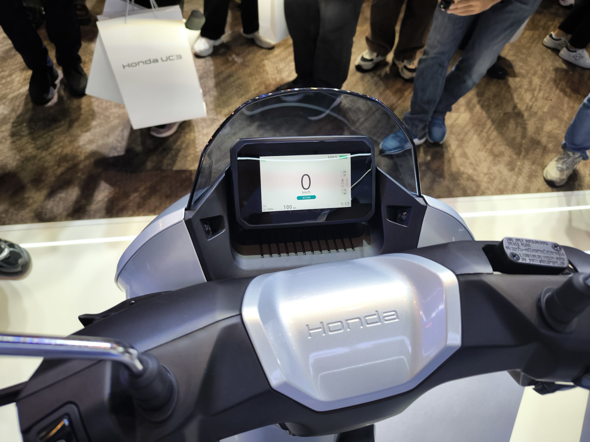 a8d89229 6579 425c add9 1ec022e8679c