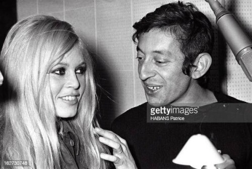 Brigitte Bardot And Serge Gainsbourg Prepare Their Tv Show For New Yaer'S Eve 1968. Brigitte BARDOT et Serge GAINSBOURG dans un studio, lors de la pr?paration de leur show t?l?vis? du nouvel an 1968. (Photo by Patrice Habans/Paris Match via Getty Images)