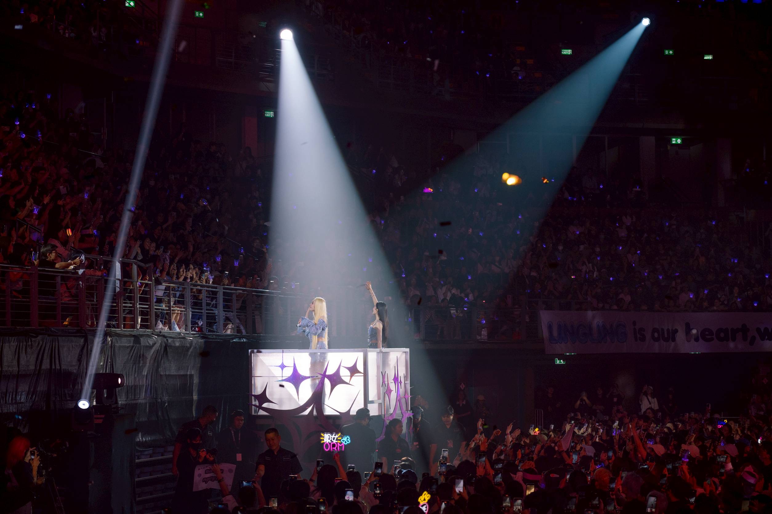 09667F40 1201 485D 9D3B CB849294A18F