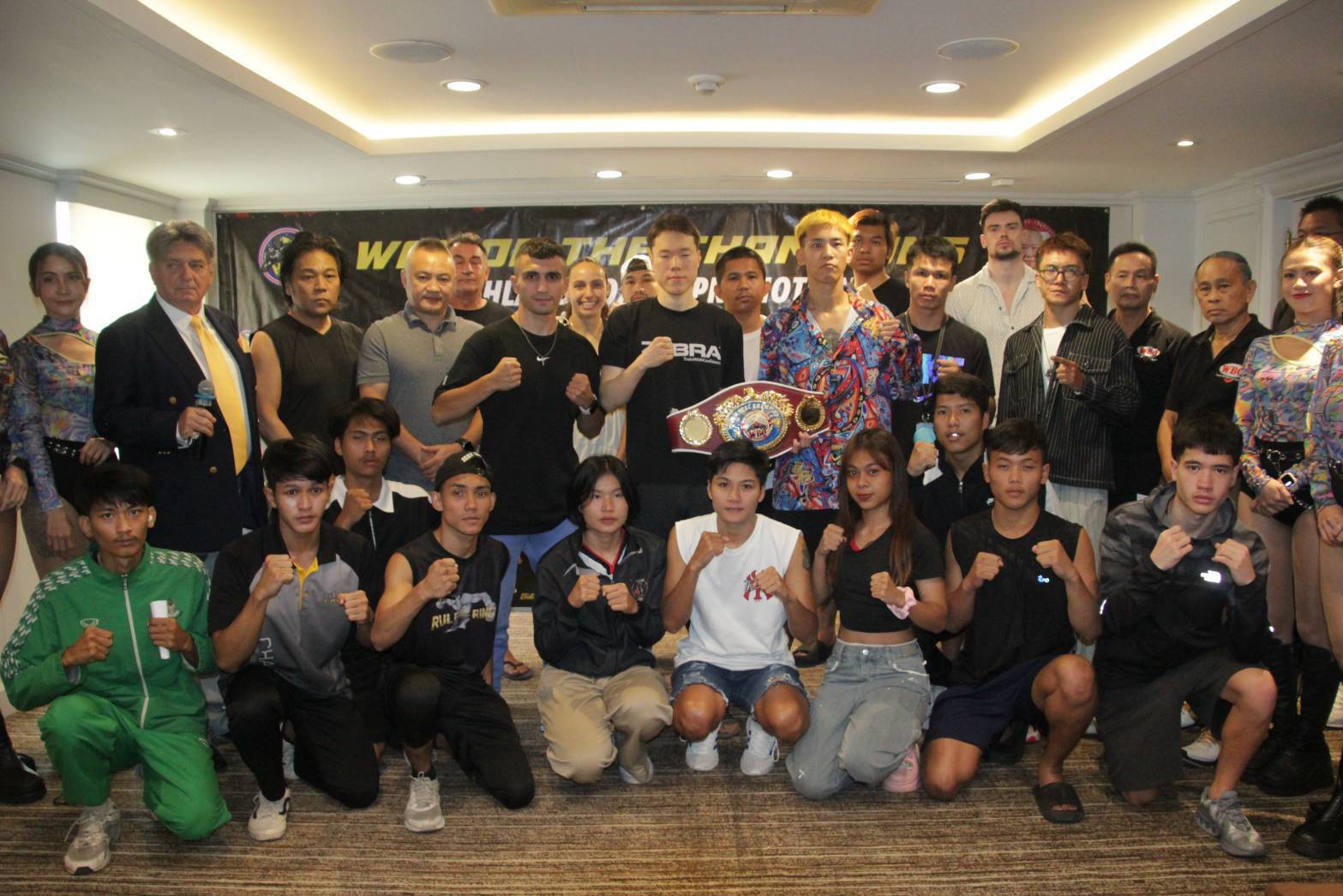 24 นักบู๊ ชั่งน้ำหนักผ่านฉลุย พร้อมบู๊เดือด ศึก"NARIS HIGHLAND BOXING PROMOTIONS