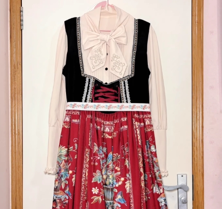 รูปภาพสินค้า 【สินค้ามือ 2】ชุด Lolita ดำแดง OP รูปภาพสินค้า 【สินค้ามือ 2】ชุด Lolita ดำแดง OP