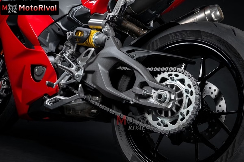 2025 ducati panigale v2 streetfighter v2 005