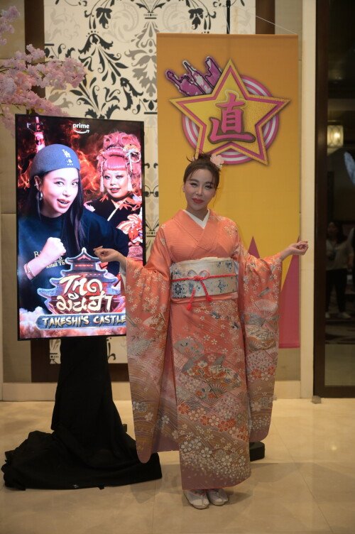 32----Takeshi_s-Castle_Press-Con.jpeg
