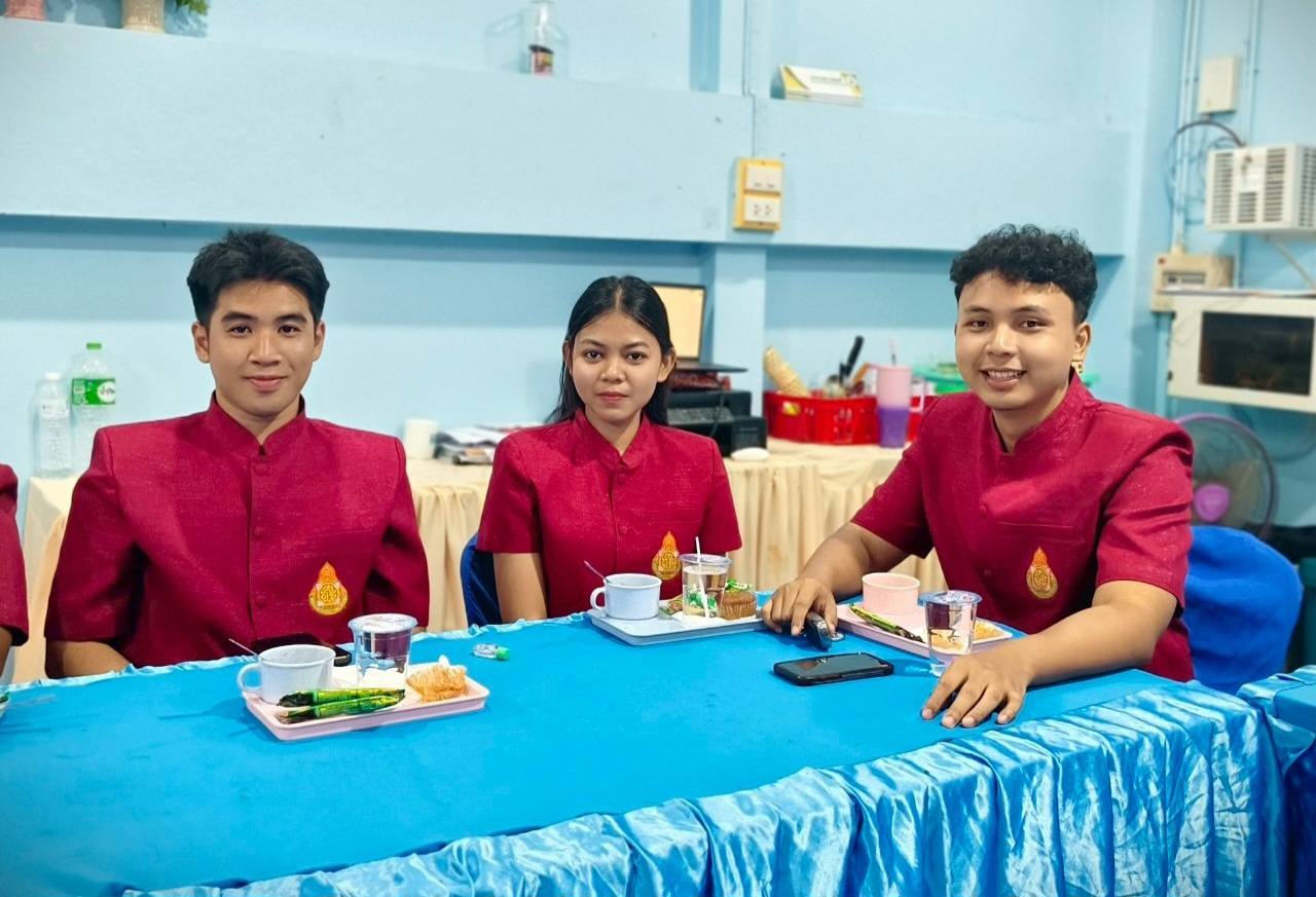 [Image of กิจกรรมต้อนรับครูใหม่ 19]
