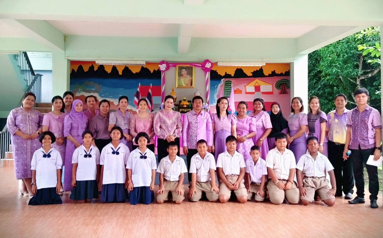 [Image of ภาพกิจกรรมเฉลิมพระเกียรติ 10]