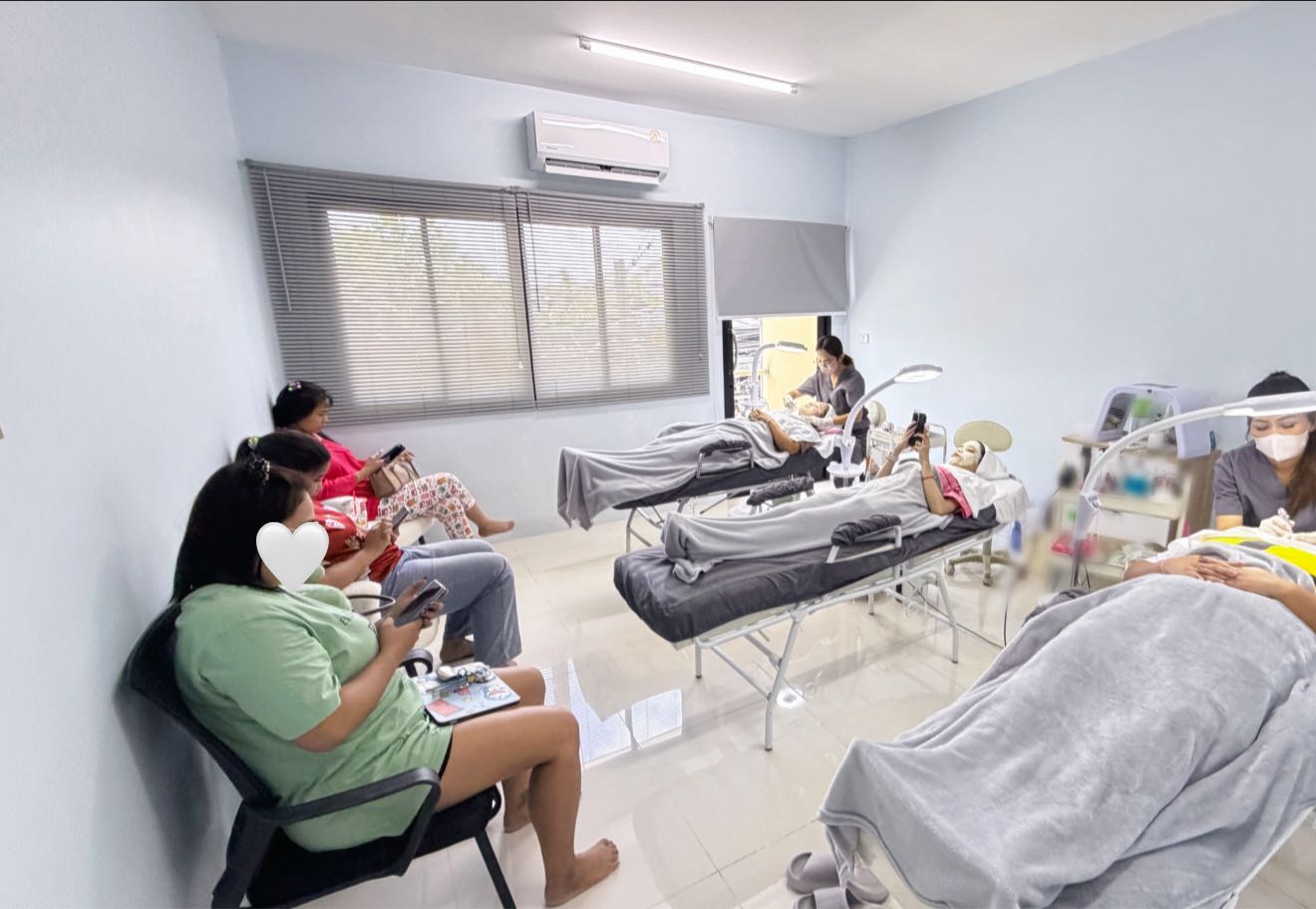 ทรีตเมนต์ลดรอยดำ BB Glow ชุมพร