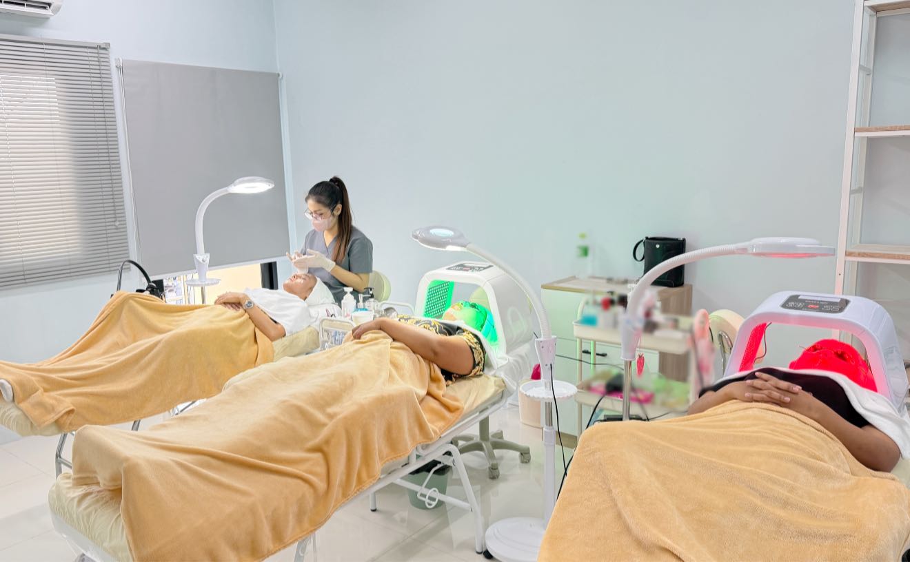 ฟื้นฟูผิวหลังสิว ทำหน้าใส BB Glow ชุมพร