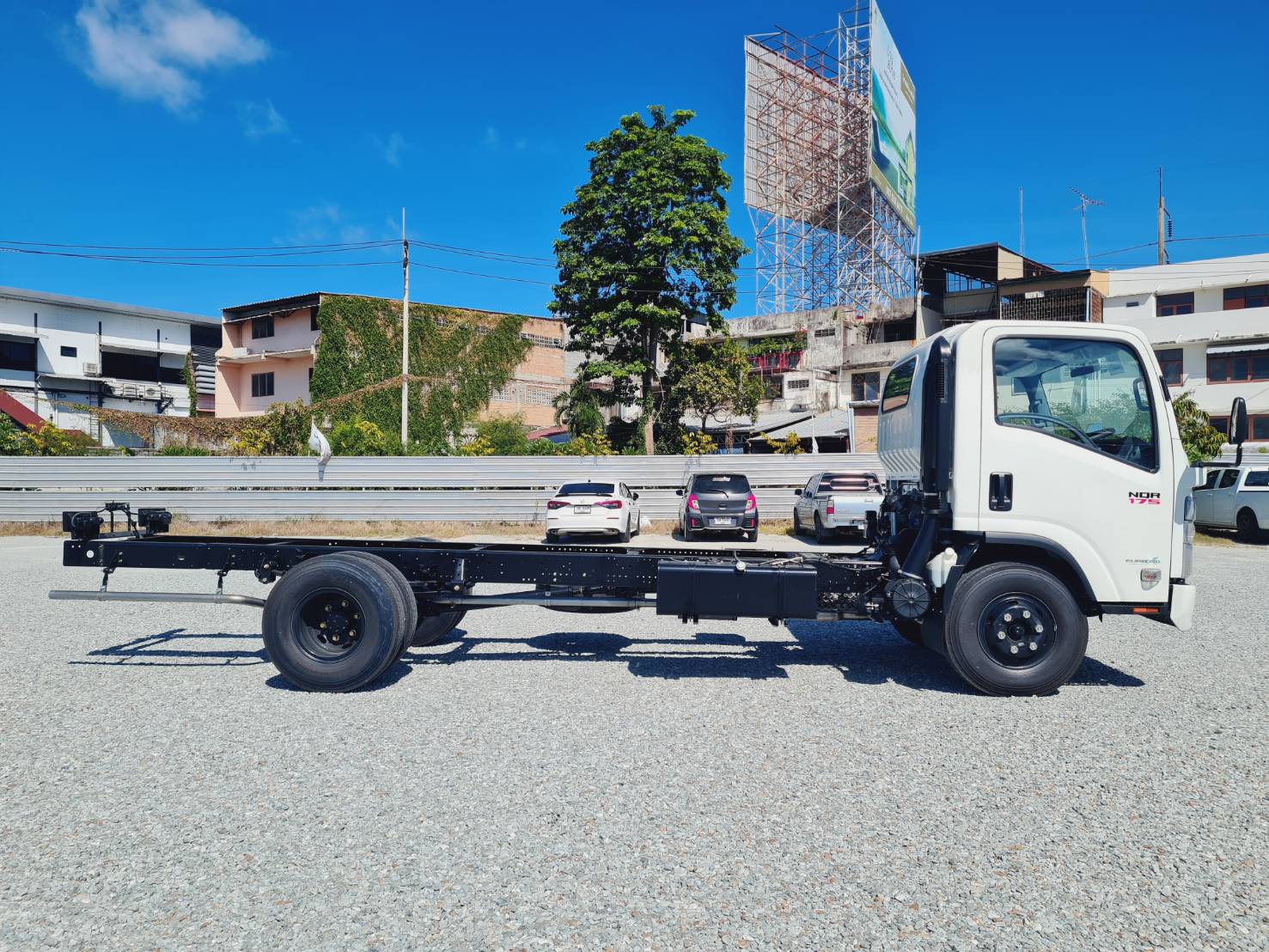 รถบรรทุก Isuzu 6 ล้อ บรรทุกหนัก