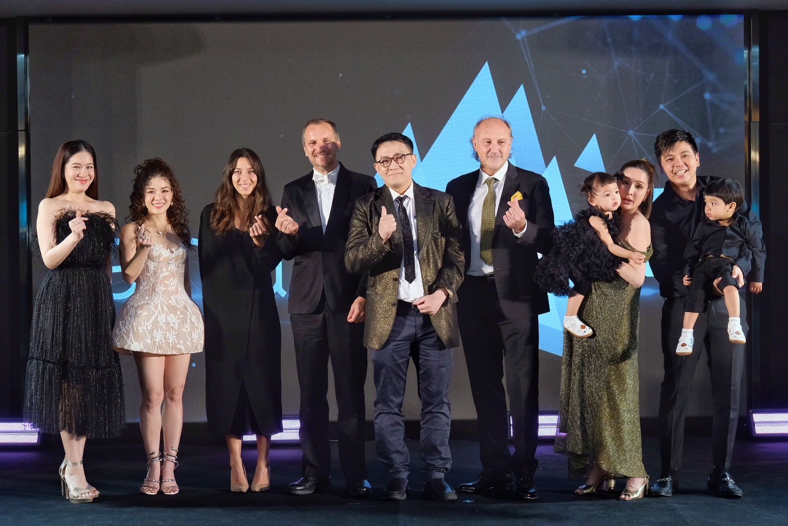 7C254680 9657 42C3 BE7D DB2DE8D4C282