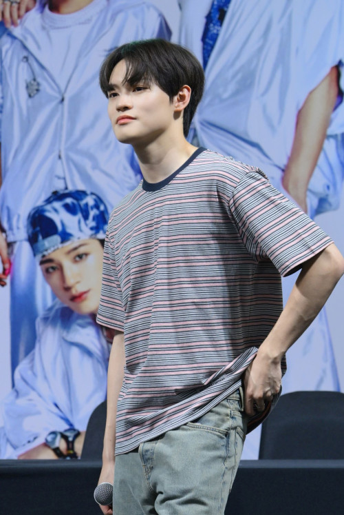 CHENLE--2--Shopee-x-NCT-DREAM-_Go-Back-To-The-Future_-FANSIGN--FAN-EVENT-2.jpg