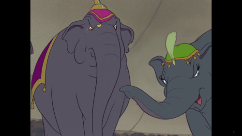 Dumbo.1941.1080p.HS-.WEB-DL.DDP2.0.H264Argon-.mkv_snapshot_00.27.40.000.jpg