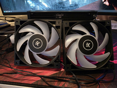 EK-AIO240-4.jpg