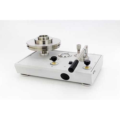 Fluke P3025-MPA-P Gas Deadweight Tester with Pump, 3.5mPa