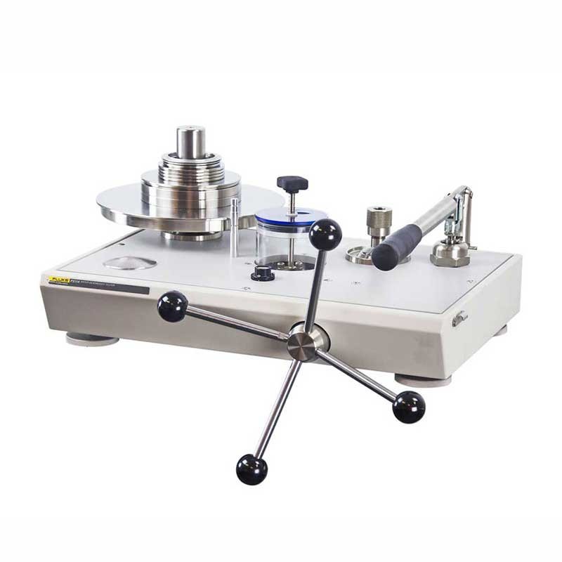 Fluke P3111-KPA Single-PCU Oil Deadweight Tester, 100 to 3,500kPa