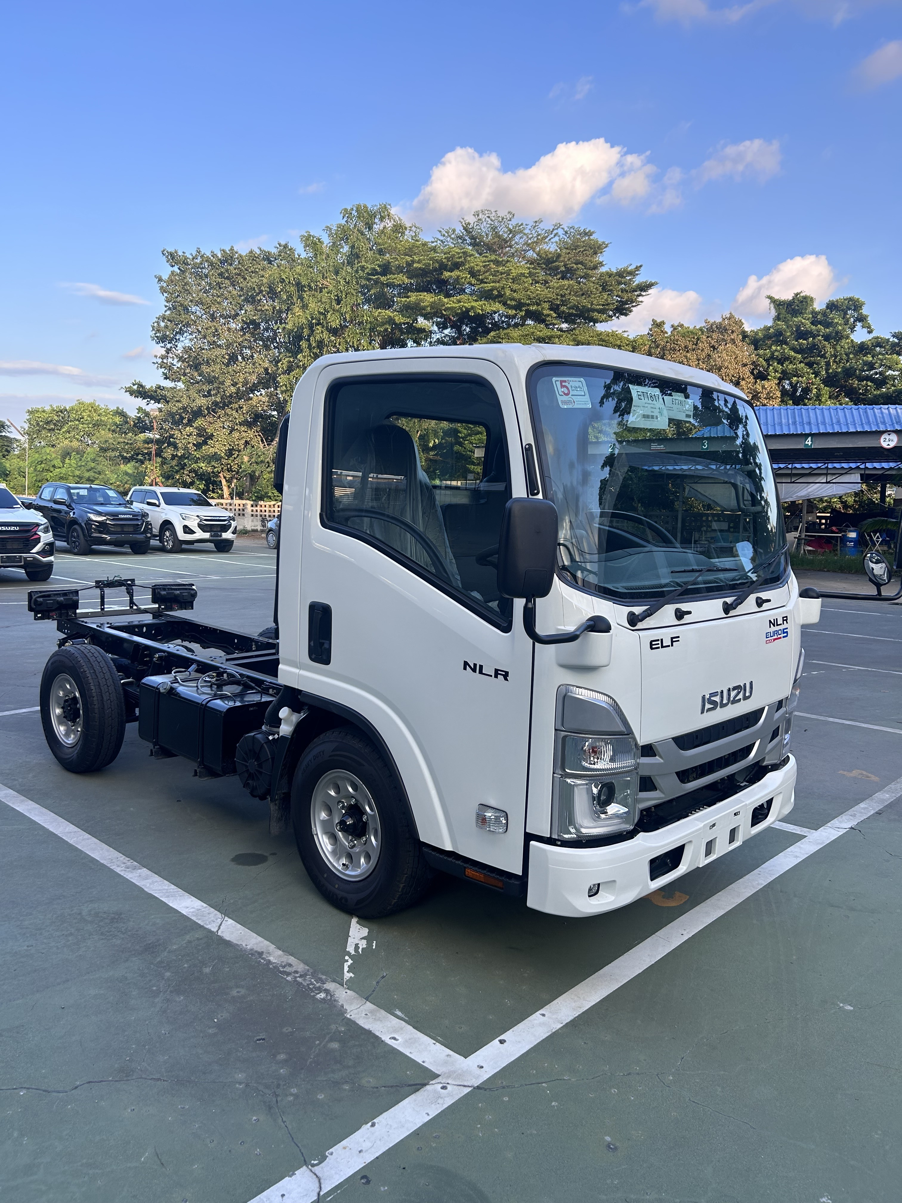 เครื่องยนต์ Isuzu NLR Euro 5 4JJ1E5SLE