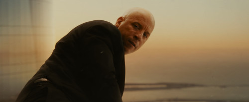 Furious.7.2015.2160p.HDR.iT.WEB-DL.DDP5.1.H265Argon-.mkv_snapshot_01.20.11.836.jpg