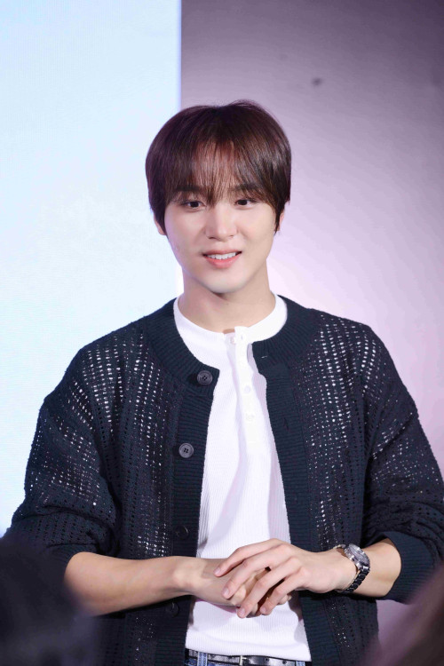 HAECHAN--1--Shopee-x-NCT-DREAM-_Go-Back-To-The-Future_-FANSIGN--FAN-EVENT-2.jpg
