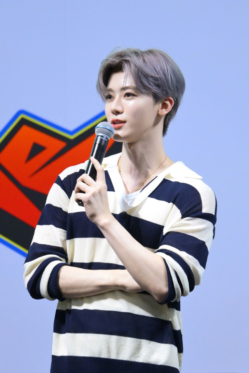 JAEMIN--3--Shopee-x-NCT-DREAM-_Go-Back-To-The-Future_-FANSIGN--FAN-EVENT-2.jpg