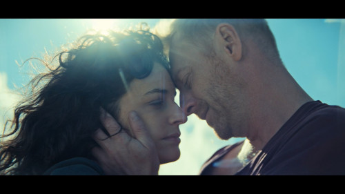 Just.One.Look.S01E01.1080p.NF.WEB-DL.DDP5.1.H264.mkv_snapshot_07.40.683.jpg