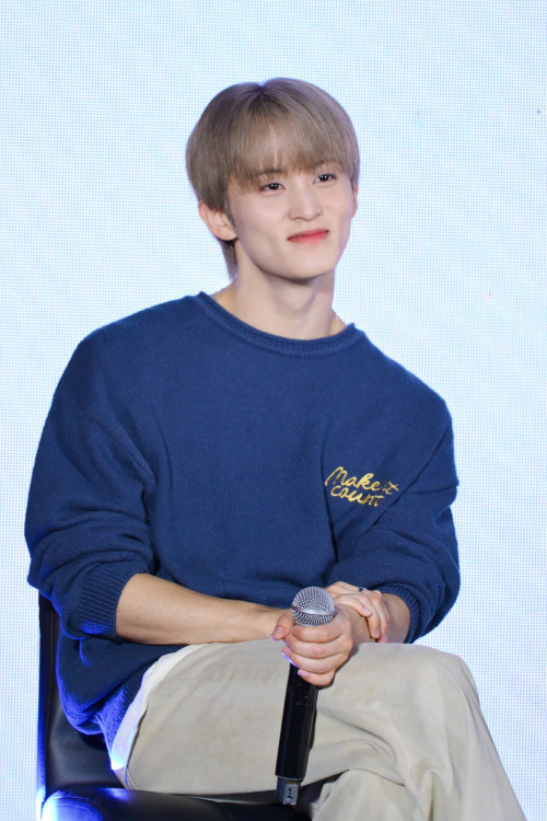 MARK--1--Shopee-x-NCT-DREAM-_Go-Back-To-The-Future_-FANSIGN--FAN-EVENT-2.jpg