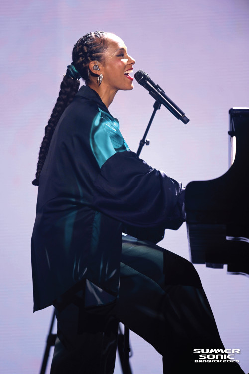 OK_ALICIA-KEYS_1.jpg