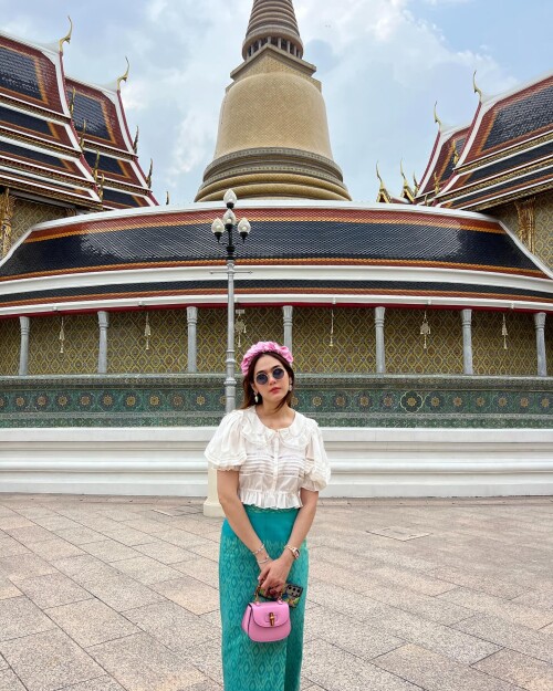 Photo by Araya Alberta Hargate on March 16, 2024. May be an image of 1 person, Shwedagon Pagoda, Wat