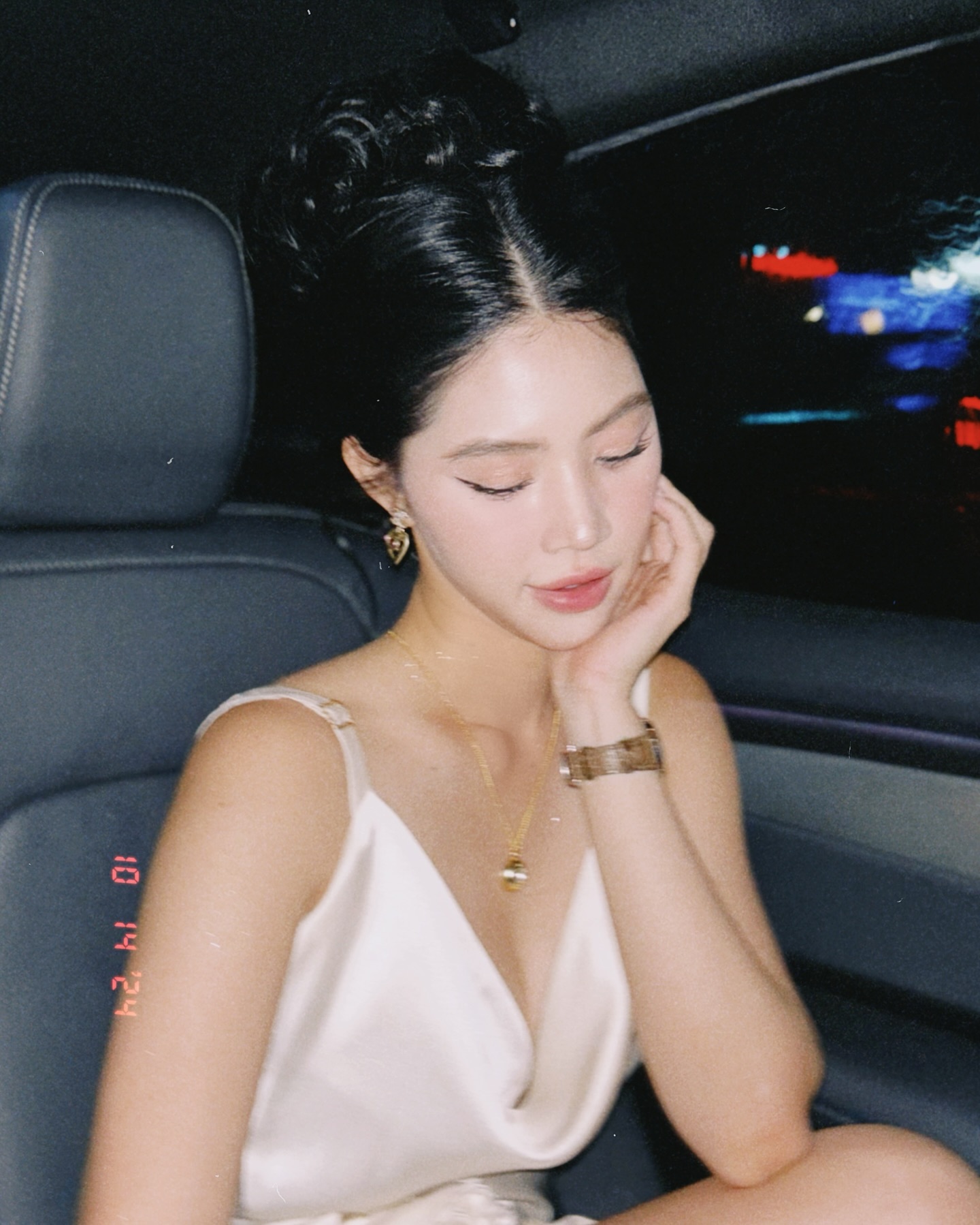 Photo by Jolie Nguyen โจลี่ เหงียน on October 16, 2024. อาจเป็นรูปภาพของ 1 คน และ ผม.