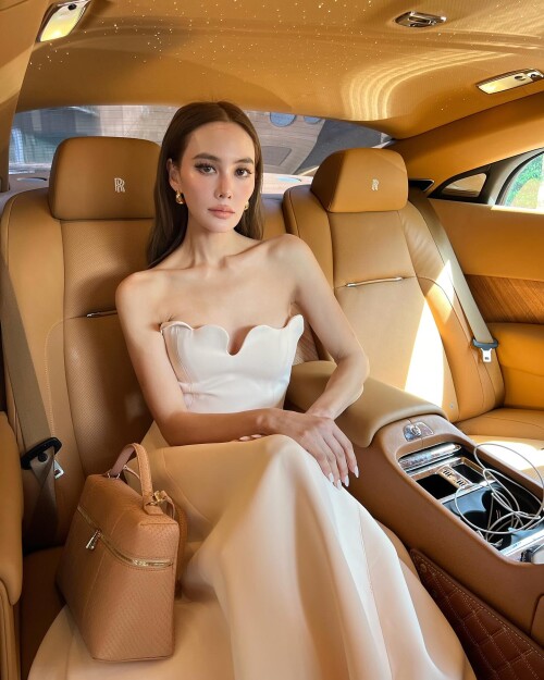 Photo-shared-by-JT-on-January-14-2024-tagging-peacebysilsupa_official.-May-be-an-image-of-limousine-dress-and-wedding..md.jpeg