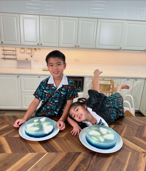 Photo shared by Lydia Sarunrat Deane on May 27, 2024 tagging @matthew.deane1, @dylandeane official,