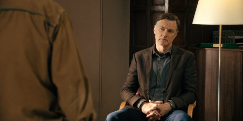 Prime.Target.S01E01.1080p.ATVP.WEB-DL.DDP5.1.H264.mkv_snapshot_37.47.174.jpg