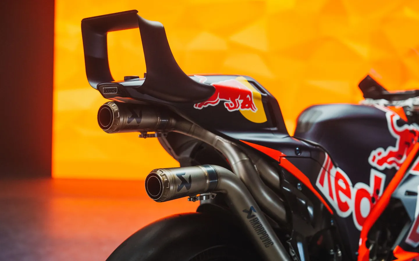 Red-Bull-KTM_RC16_MotoGP_2024-9.webp