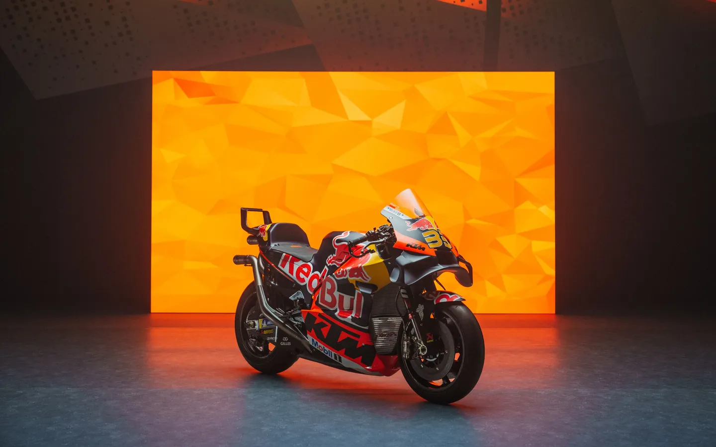 Red-Bull-KTM_RC16_MotoGP_Binder-33_2024-6.webp