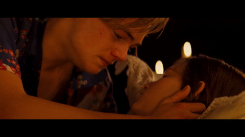 Romeo..Juliet.1996.1080p.HS.WEB-DL.DDP5.1.H264Argon.mkv_snapshot_01.46.15.486.jpg