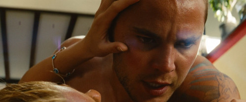 Savages.2012.1080p.iT.WEB-DL.DDP5.1.H264Argon.mkv_snapshot_00.03.40.878.jpg