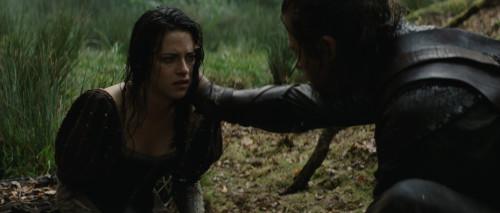 Snow.White.and.the.Huntsman.2012.2160p.HDR.iT.WEB-DL.DDP5.1.HEVC.H265Argon-.mkv_snapshot_01.00.07.907.jpg