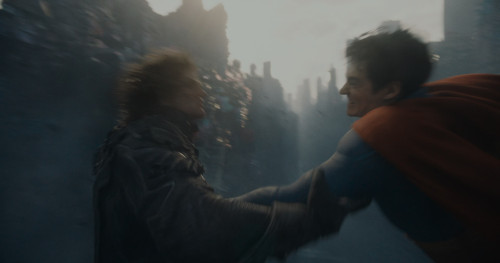 Superman.2025.2160p.DV.HDR.iT.WEB-DL.DDP5.1.H265Argon.mkv_snapshot_01.41.22.756.jpg