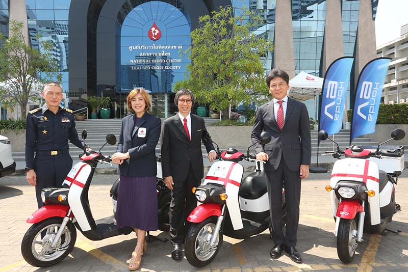 Thai-Honda-Benly-E-Supporting-for-Charity-to-Thai-Red-Cross-Society_02.jpeg
