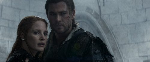 The.Huntsman.Winters.War.2016.2160p.HDR.iT.WEB-DL.DDP5.1.HEVC.H265Argon-.mkv_snapshot_01.42.03.179.jpg