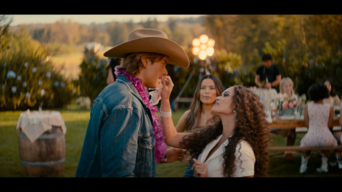 The.Wrong.Paris.2025.1080p.NF.WEB-DL.DDP5.1.Atmos.H264Argon.mkv_snapshot_00.36.01.461.jpg