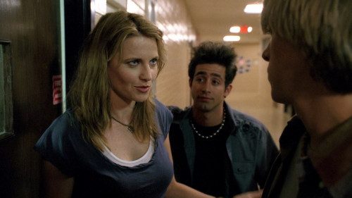 Vampire.Bats.2005.1080p.iT.WEB-DL.DDP5.1.H264Argon-.mkv_snapshot_01.13.56.383.jpg