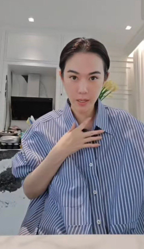 b1ea8dca 2bb5 4474 ac9e e2db5386b345