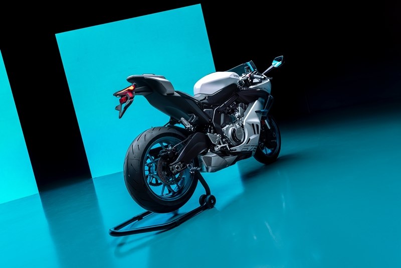 cfmoto 675nk leak 005