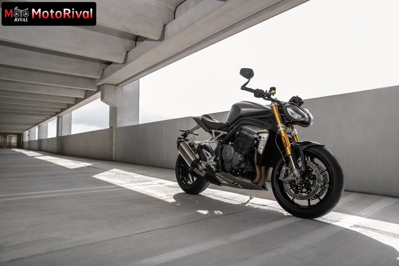 ducati streetfighter v4 s vs triumph speed triple 1200 rs 002