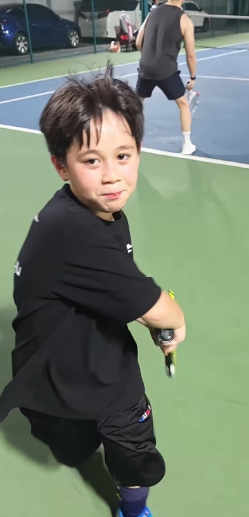 gal 9770262 20250326094854 3178d76