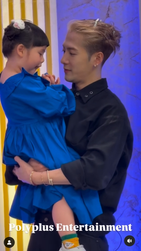 gal 9780778 20250424040649 d36514f